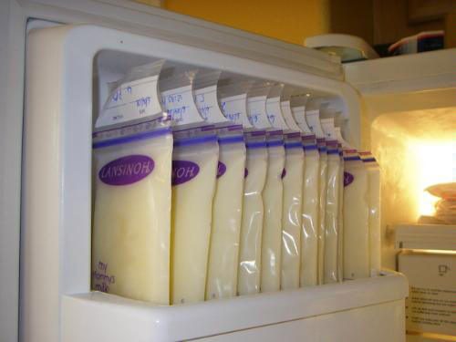Грудное молоко можно хранить в специальных пакетах