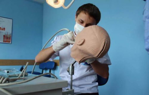 Профессия стоматолог: какие экзамены надо сдать