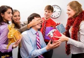 Выбираем подарки коллегам на Новый год: интересные идеи. Что подарить на Новый год сотрудникам недорого: яркий список отличных идей
